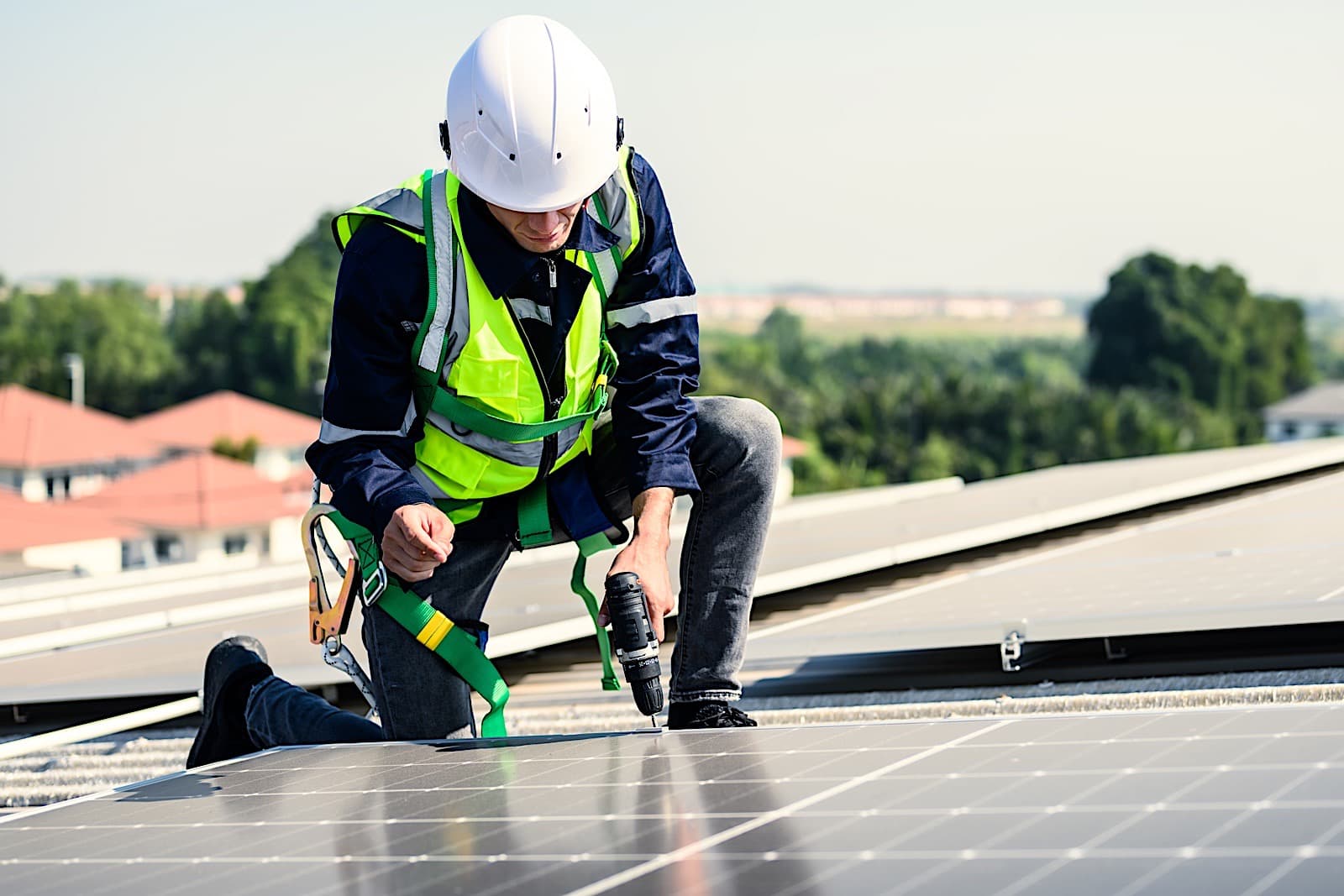 https://web.appdigital.de/wp-content/uploads/2023/09/engineers-with-safety-helmet-checking-solar-system-2023-08-17-16-21-29-utc.jpg