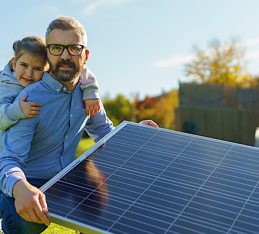 father-with-his-little-daughter-catching-sun-at-so-2022-11-16-21-16-09-utc https://web.appdigital.de/wp-content/uploads/2023/09/father-with-his-little-daughter-catching-sun-at-so-2022-11-16-21-16-09-utc-e1708894592262-850x768.jpg